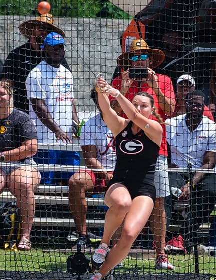 Stephanie Ratcliffe competing in the hammer throw